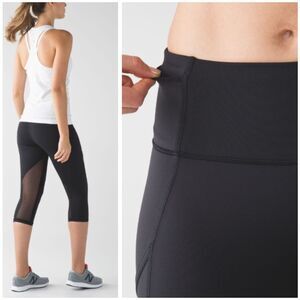 Lululemon Outrun Mesh 17" Crop Black Leggings Women's Size 2